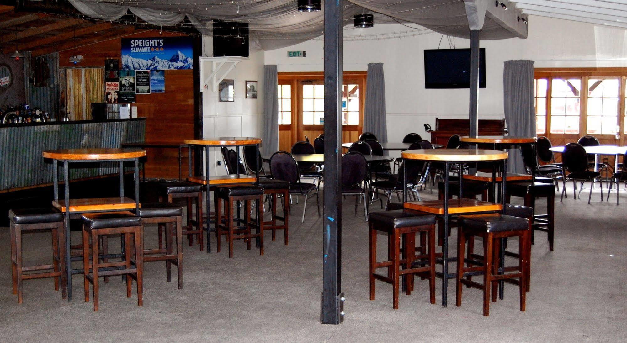 The Blue Pub Hotel Methven Eksteriør billede